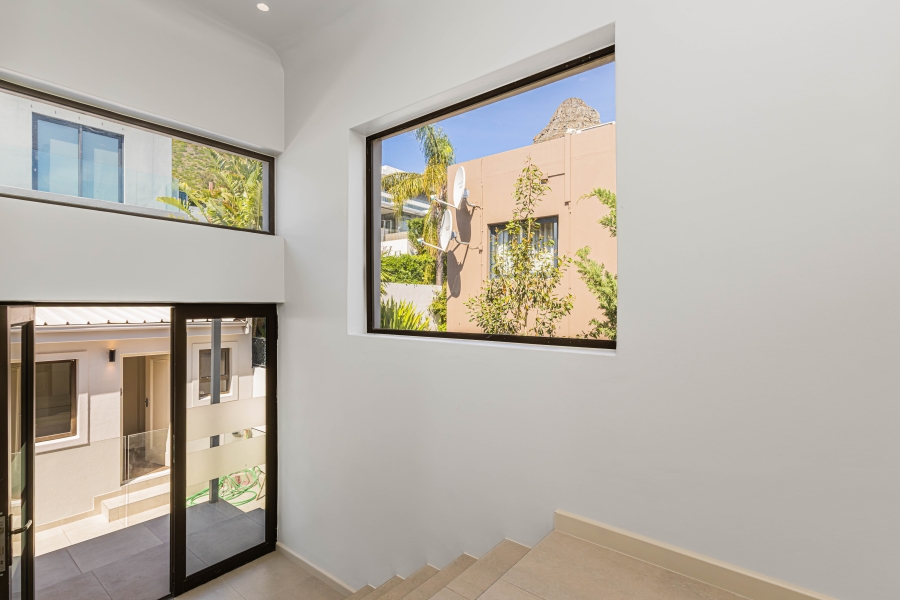 3 Bedroom Property for Sale in Fresnaye Western Cape